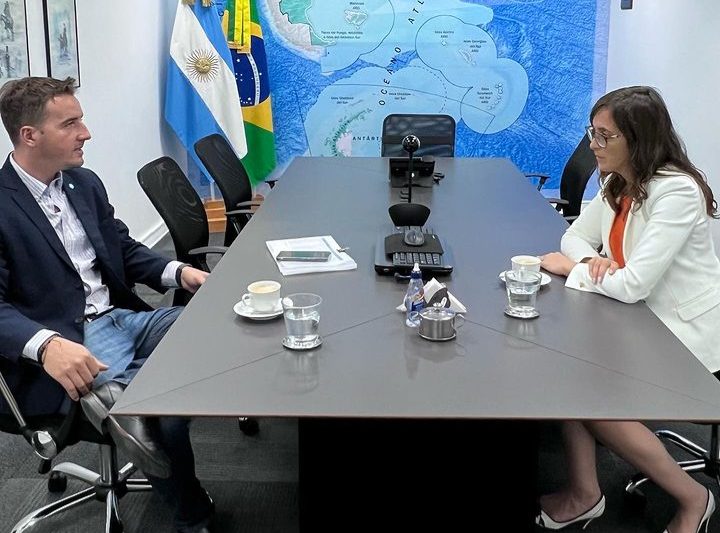 Cônsul da Argentina em Recife recebe representante comercial do grupo empresarial RPB