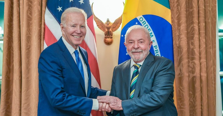 Joe Biden e Lula falam sobre meio ambiente e direitos trabalhistas