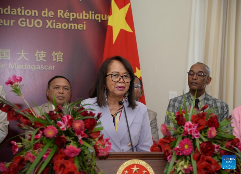 Ministra das Relações Exteriores de Madagascar elogia cooperação dinâmica e frutífera com a China