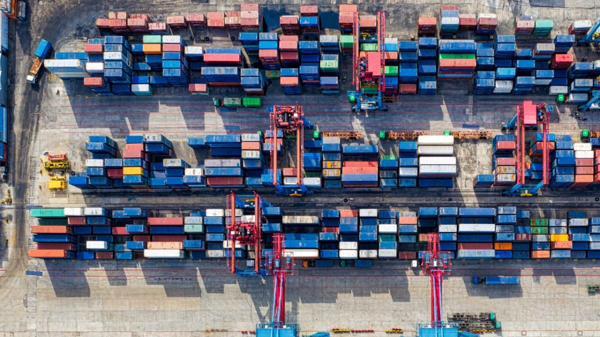 Brasil registra superavit comercial de US$ 9,8 bilhões em agosto, recorde histórico para o mês