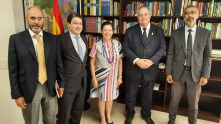 Financiamento de projetos de infraestrutura no Estado é tema de reunião com embaixadora da Espanha