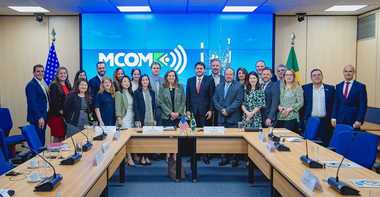 Brasil e EUA promovem parceria para fomentar inclusão digital e conectividade
