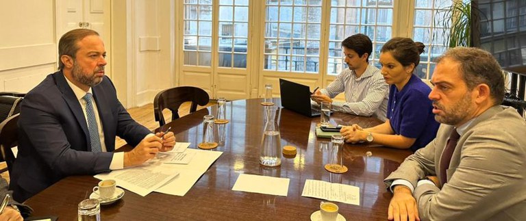 Alexandre Silveira e ministro de Portugal trocam experiências sobre transição energética