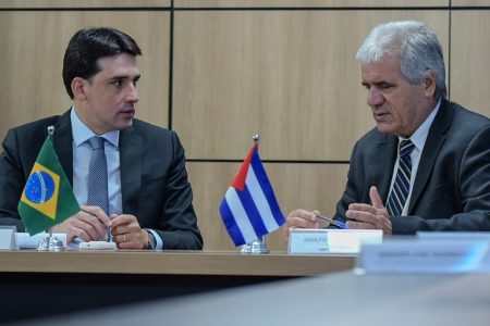 Embaixador de Cuba no Brasil reafirma interessa em trazer empresas cubanas para aeroportos brasileiros