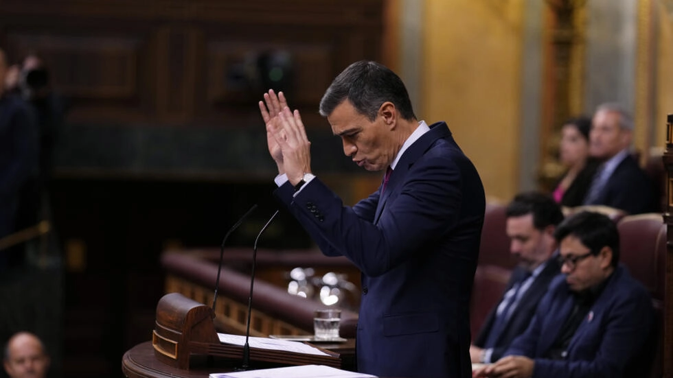 Em discurso no Parlamento, premiê espanhol defende anistia concedida a independentistas catalães Foto: AP - Manu Fernandez