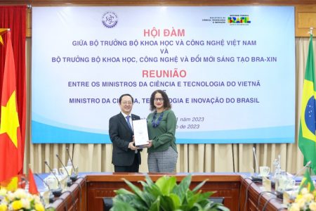Brasil e Vietnã discutem parceria em semicondutores