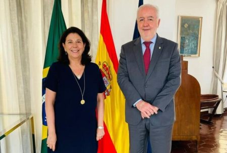 Embaixadora da Espanha reforça interesse em investimentos espanhóis no Brasil