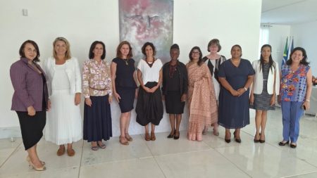 Embaixadoras participam de café da manhã com a Ministra Vanessa Dolce de Faria