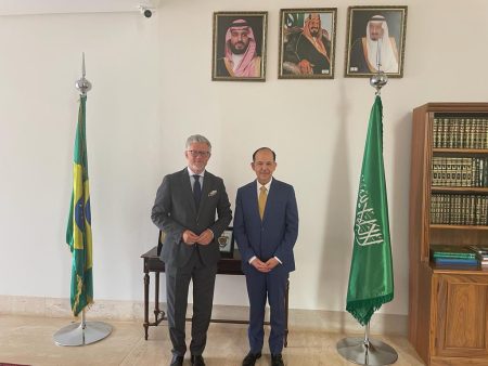 Embaixadores da Ucrânia e Arábia Saudita se reúnem em Brasília