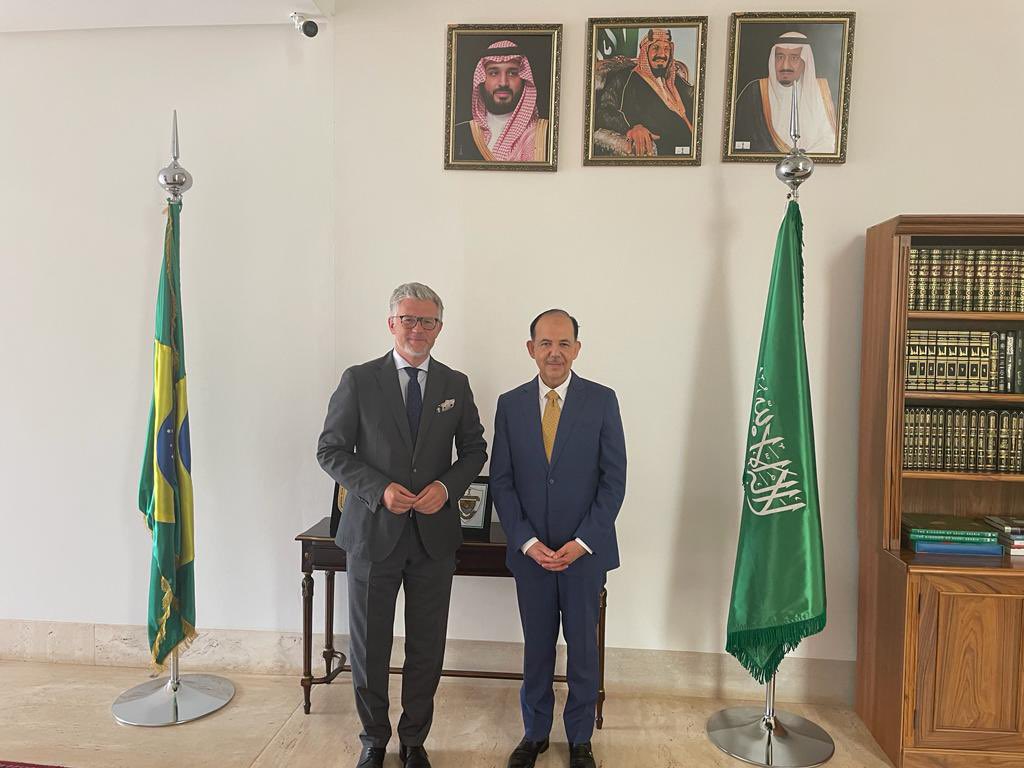Embaixadores da Ucrânia e Arábia Saudita se reúnem em Brasília
