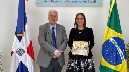 Embaixadores da República Dominicana e Chipre discutem relações bilaterais