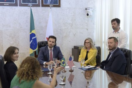 Presidente da ALMG se reúne com representantes da Embaixada dos EUA