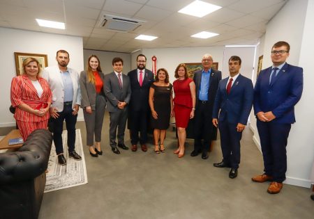 Vice-governadora recebe a Embaixadora da República Tcheca para estreitar laços e buscar parcerias