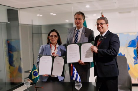 Brasil e Cuba assinam acordo no âmbito educacional
