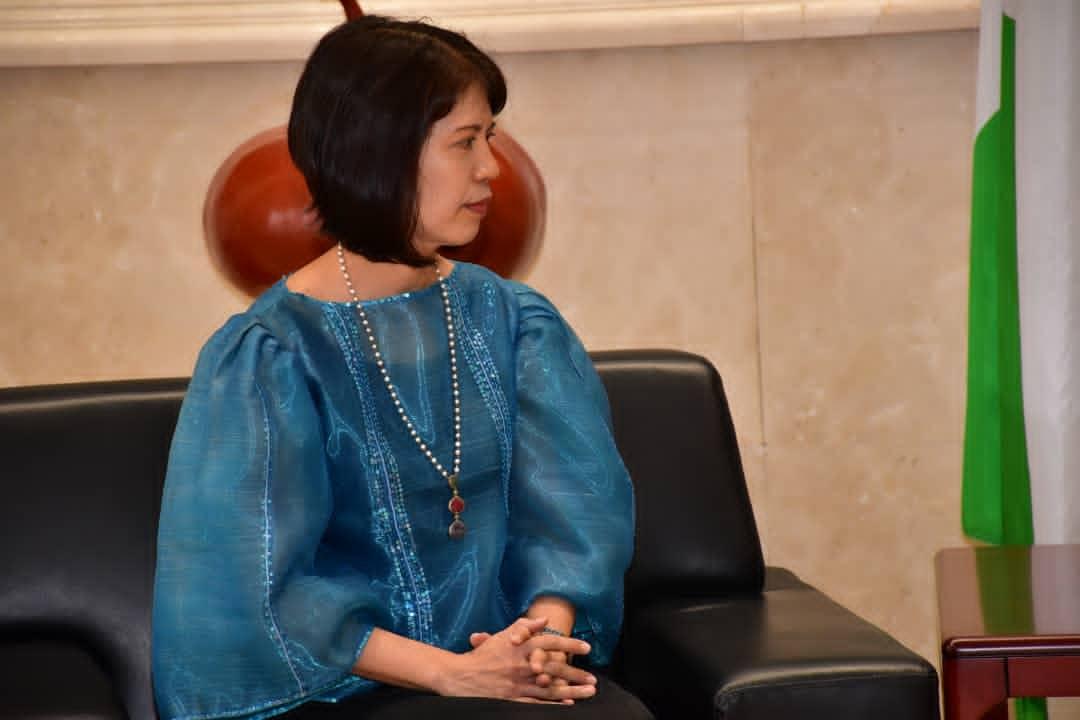 Embaixadora filipina apresenta credenciais como primeira enviada de seu país credenciada para a Somália