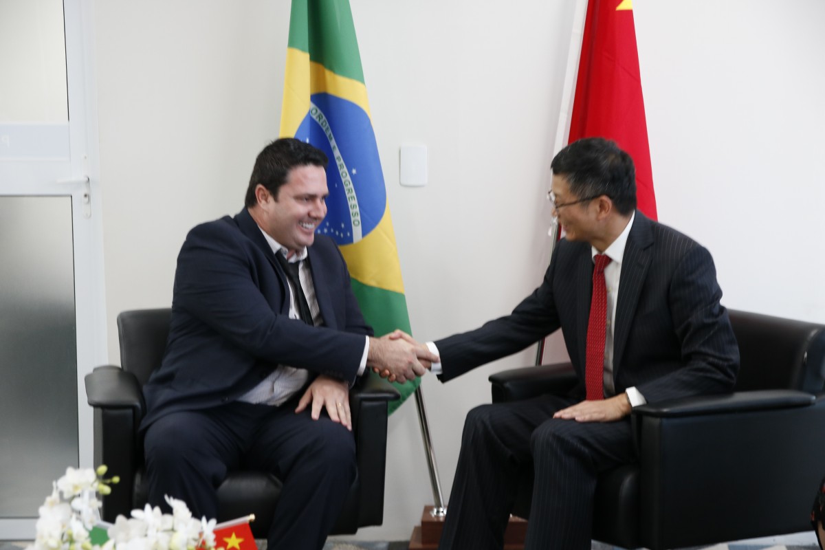 Leme recebe visita do Cônsul-Geral da China