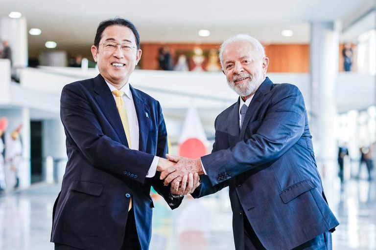 Brasil e Japão assinam 40 acordos durante visita do Primeiro-Ministro Fumio Kishida a Brasília