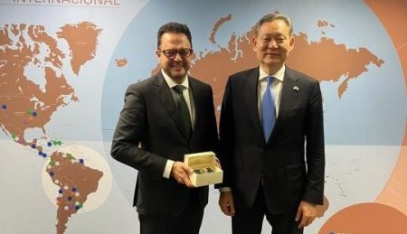 Primeiro Vice-Ministro das Relações Exteriores do Cazaquistão se encontra com Diretor da CNI