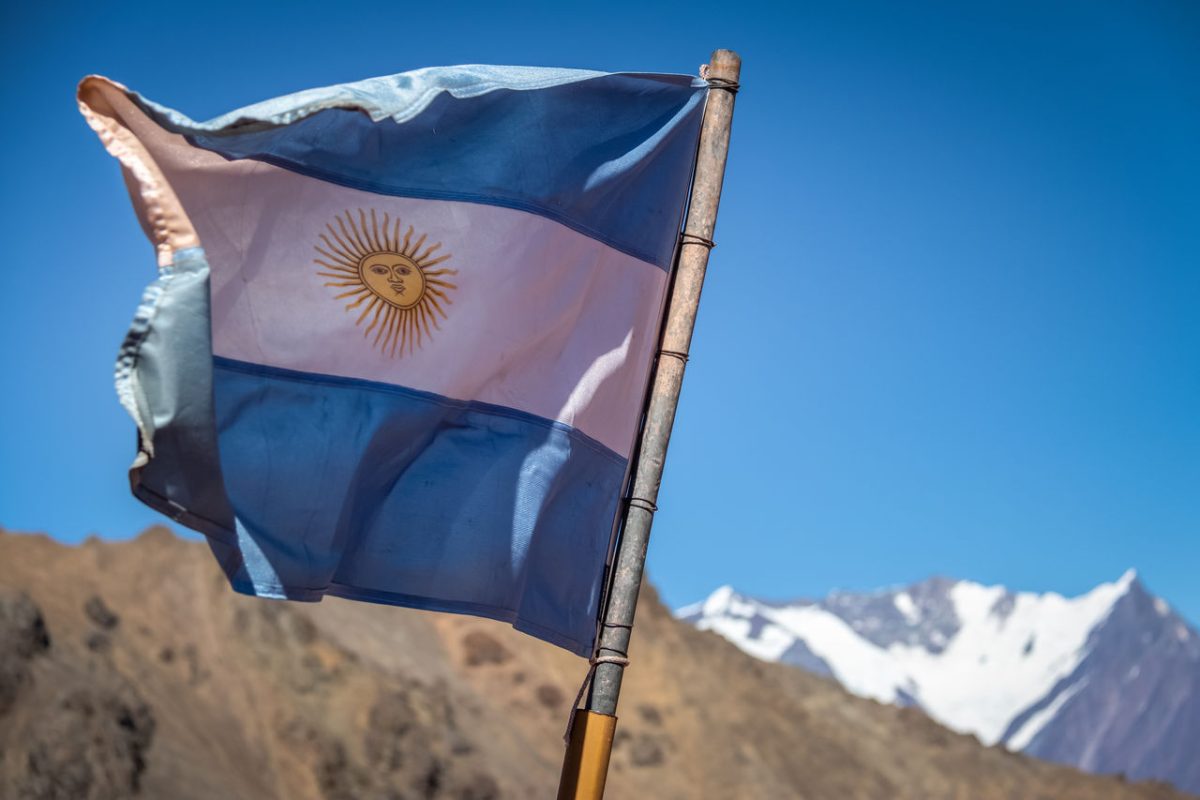 Argentina permanece como destino estratégico para exportações brasileiras apesar de oscilações conjunturais
