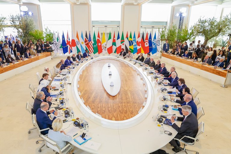 Lula propõe governança global de IA e defende tributação de super-ricos na Cúpula do G7