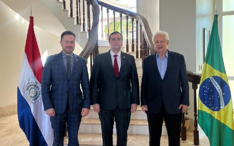 Embaixador do Paraguai e deputados discutem agenda bilateral