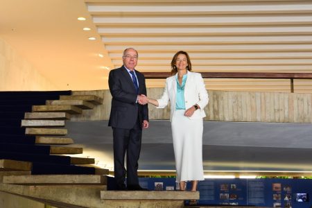 Mauro Vieira recebe Tanja Fajon em Brasília