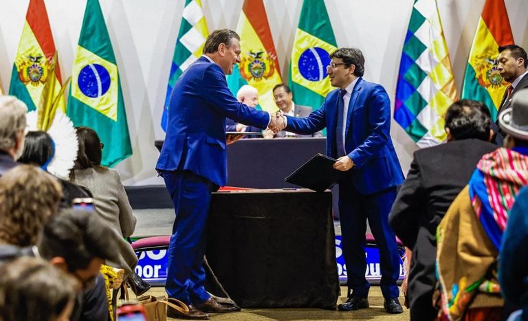 Na Bolívia, Fávaro firma atos para aumentar a oferta de fertilizante na agropecuária brasileira