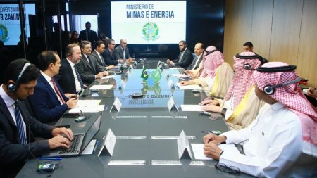 Alexandre Silveira destaca potencial mineral do Brasil e projeta investimentos durante reunião com comitiva da Arábia Saudita