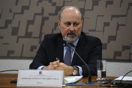 Vai ao Plenário indicação de Embaixadores
