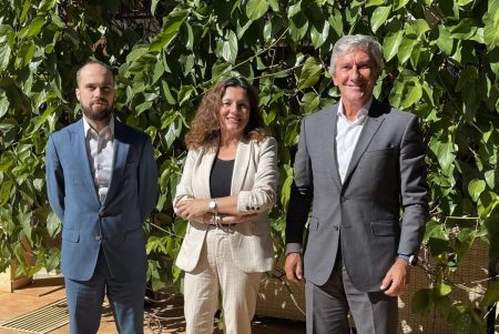 Embaixador de Portugal recebe Presidente da Comissão de Cidadania e Igualdade de Gênero de Portugal