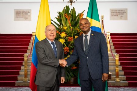 Mauro Vieira se encontra com homólogo colombiano em Bogotá