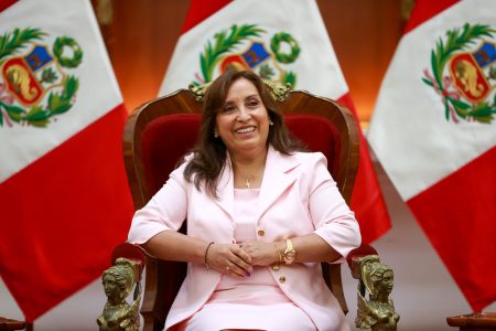 Lula conversa por telefone com a Presidenta do Peru, Dina Boluarte