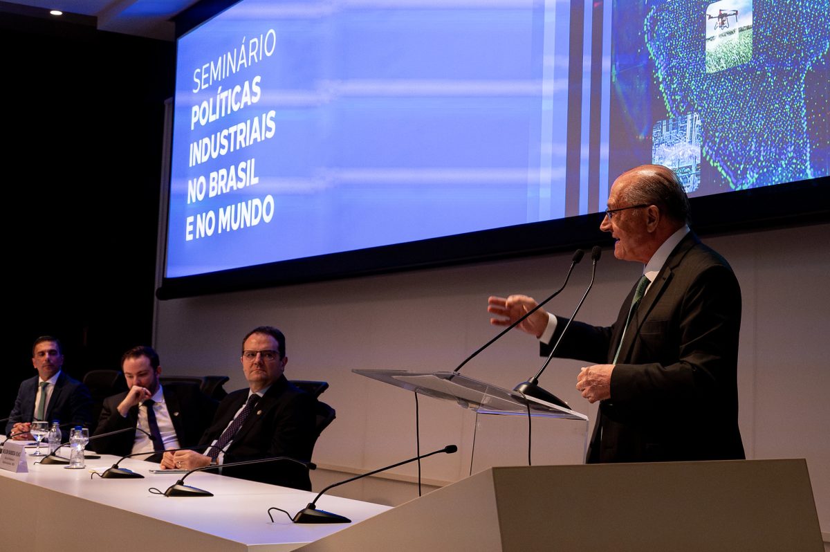 BNDES, CNI e MDIC discutem políticas industriais no Brasil e no mundo