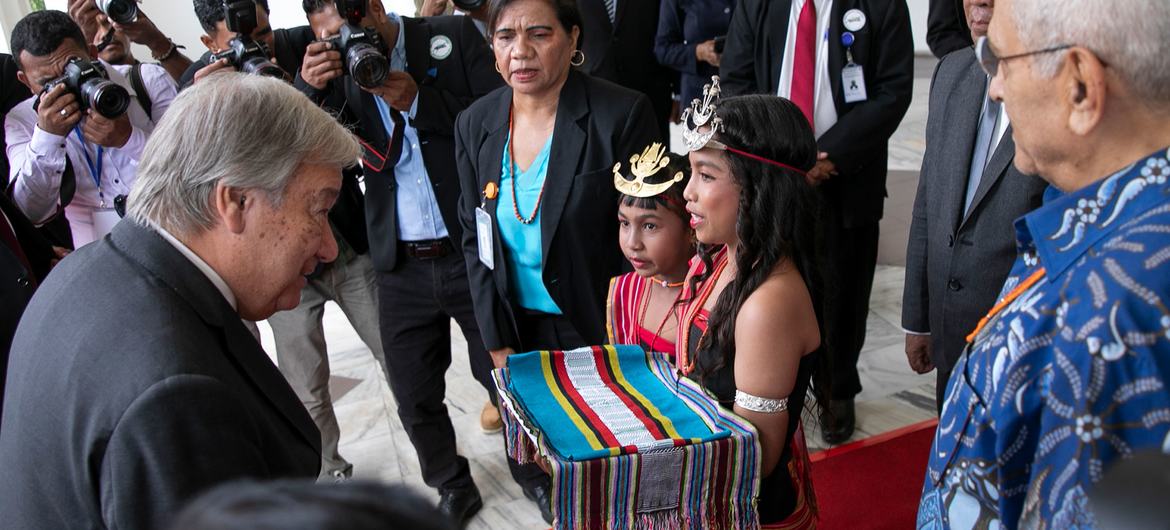 Timor-Leste celebra 25 anos de autodeterminação e nomeia Guterres cidadão do país