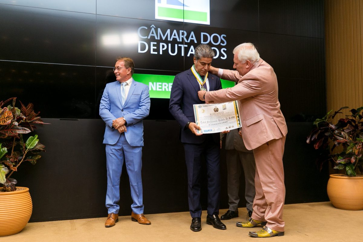 Embaixador de Omã é homenageado em Brasília