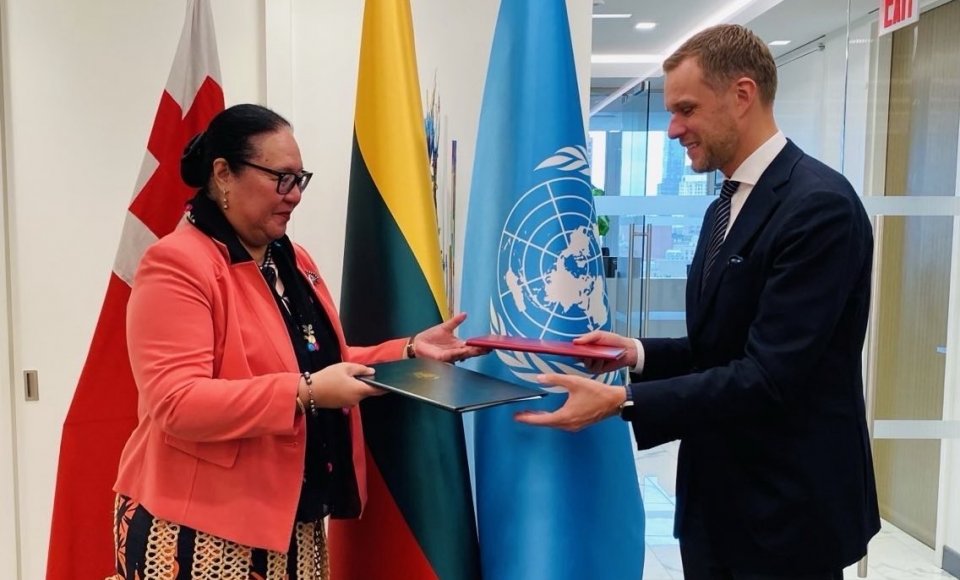 Lituânia estabelece relações diplomáticas com o Reino de Tonga