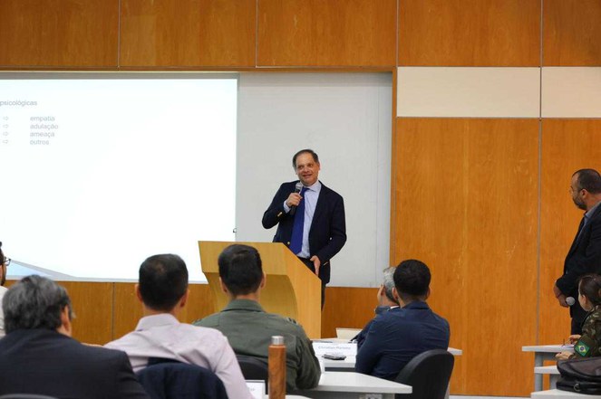 Embaixador Marcelo Câmara ministra aula para o Curso de Diplomacia e Defesa-2024