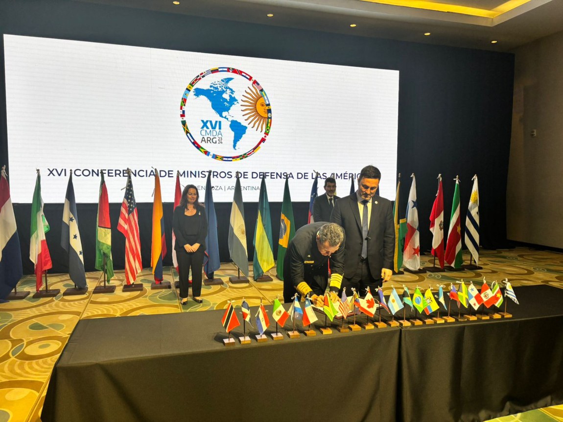 Conferência de Ministros da Defesa das Américas é encerrada com assinatura da Declaração de Mendoza