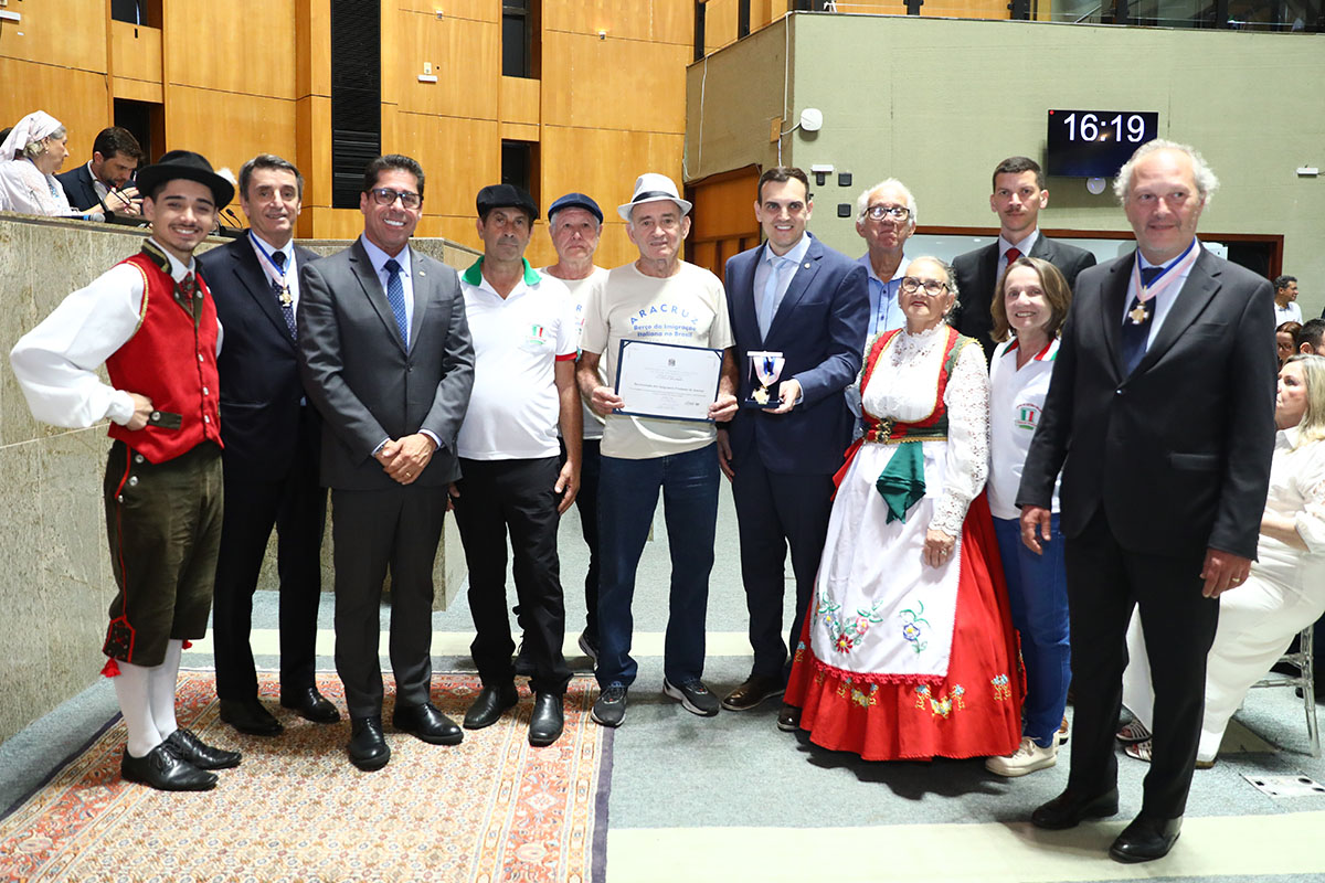 Embaixador da Itália participa de sessão solene alusiva aos 150 anos de imigração italiana