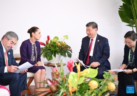 Xi pede desenvolvimento integral das relações China-México em nova era