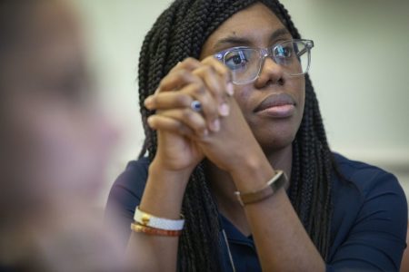 Kemi Badenoch, filha de nigerianos, é a nova líder do Partido Conservador britânico