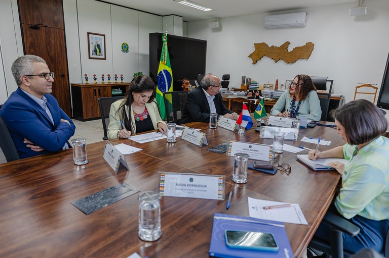 Brasil e Paraguai iniciam conversa para cooperação em novos projetos na área de CT&I