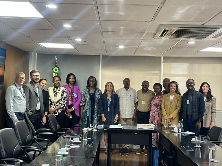 Delegação de Ruanda visita o FNDE para conhecer programas de alimentação e de educação