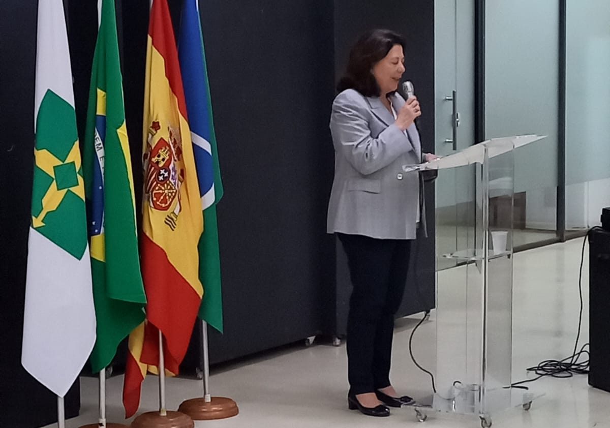 Embaixadora da Espanha inaugura exposição FOTCIENCIA20 na UnB