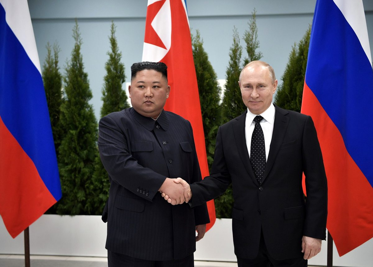 Putin assina acordo de defesa mútua com a Coreia do Norte