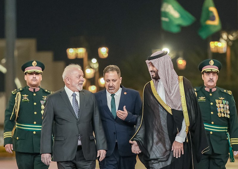 Lula conversa com príncipe herdeiro e Primeiro-Ministro da Arábia Saudita