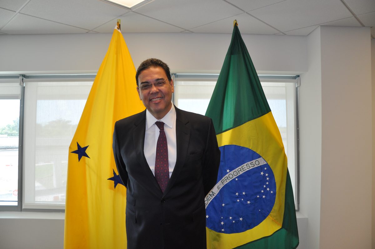 Embaixador João Mendes vai chefiar embaixada brasileira no Panamá