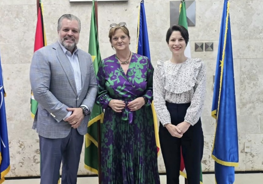 Embaixadora da Romênia tem reunião com representantes da PMI