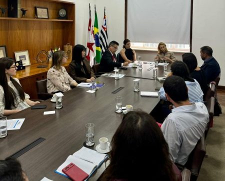 Secretária Angela Gandra recebe Consul Chinês na primeira delegação de 2025