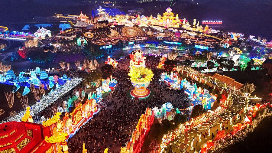 “Cidade das Lanternas” da China compartilha luz e alegria em todo o mundo